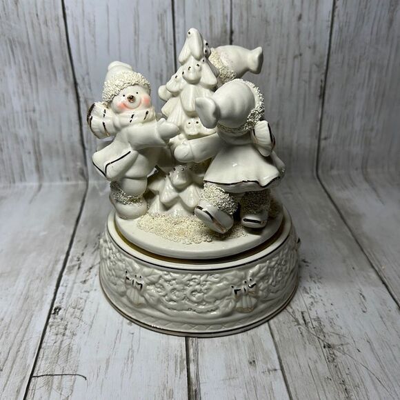 Porcelain Dancing Snowman Music Box Christmas - Picture 2 of 5